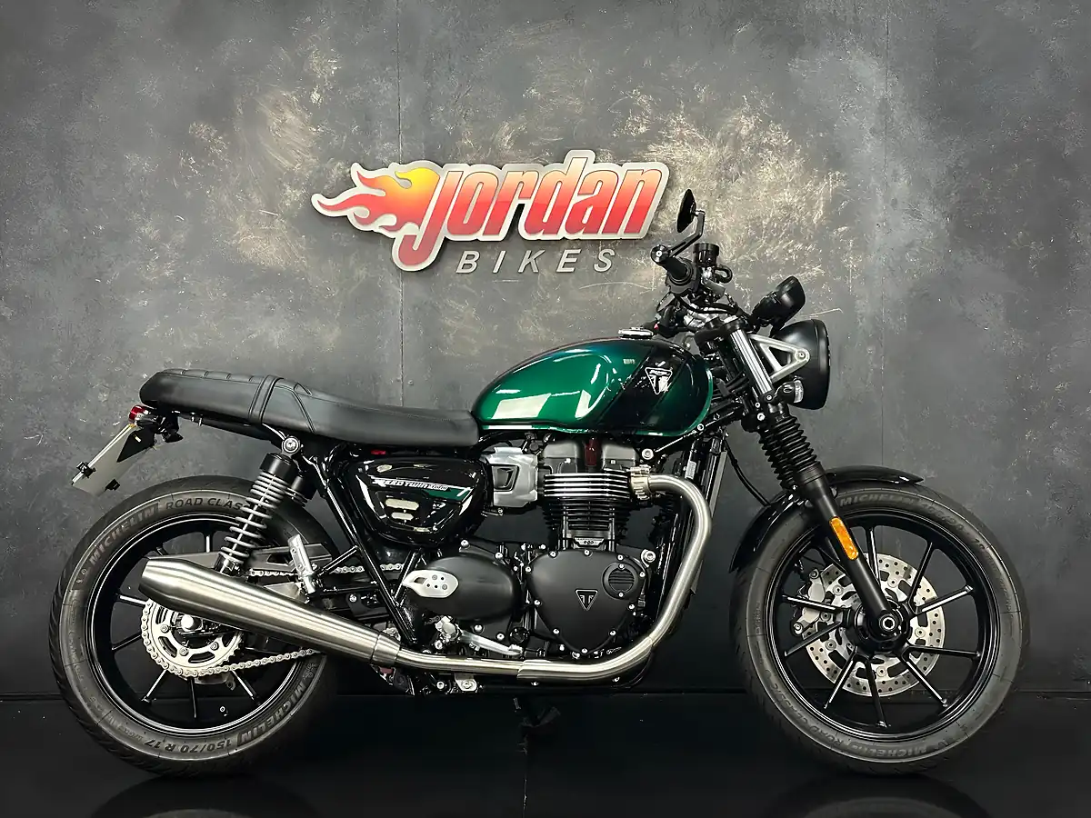 Used 2024 Triumph Speed Twin 900 Green - Front View