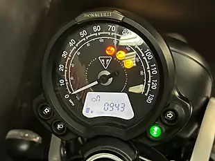 Used 2024 Triumph Speed Twin 900 Green - Interior and Exterior details 3