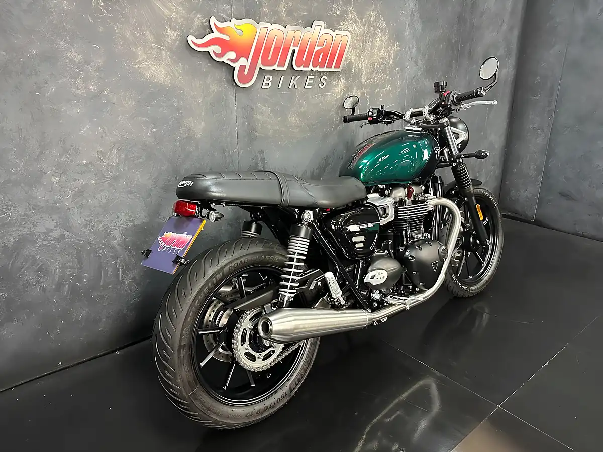 Used 2024 Triumph Speed Twin 900 Green - Interior and Exterior details 6