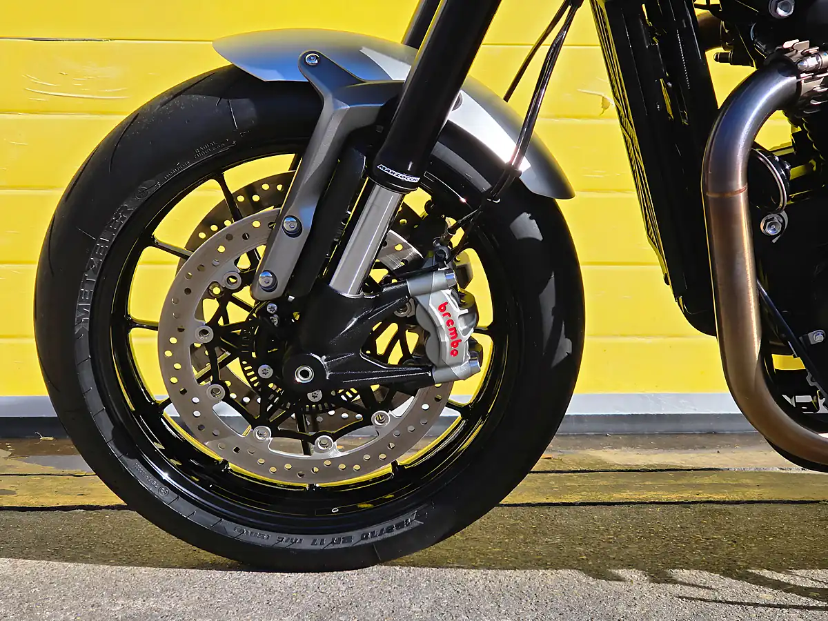 Used 2024 Triumph Speed Twin Black - Interior and Exterior details 15