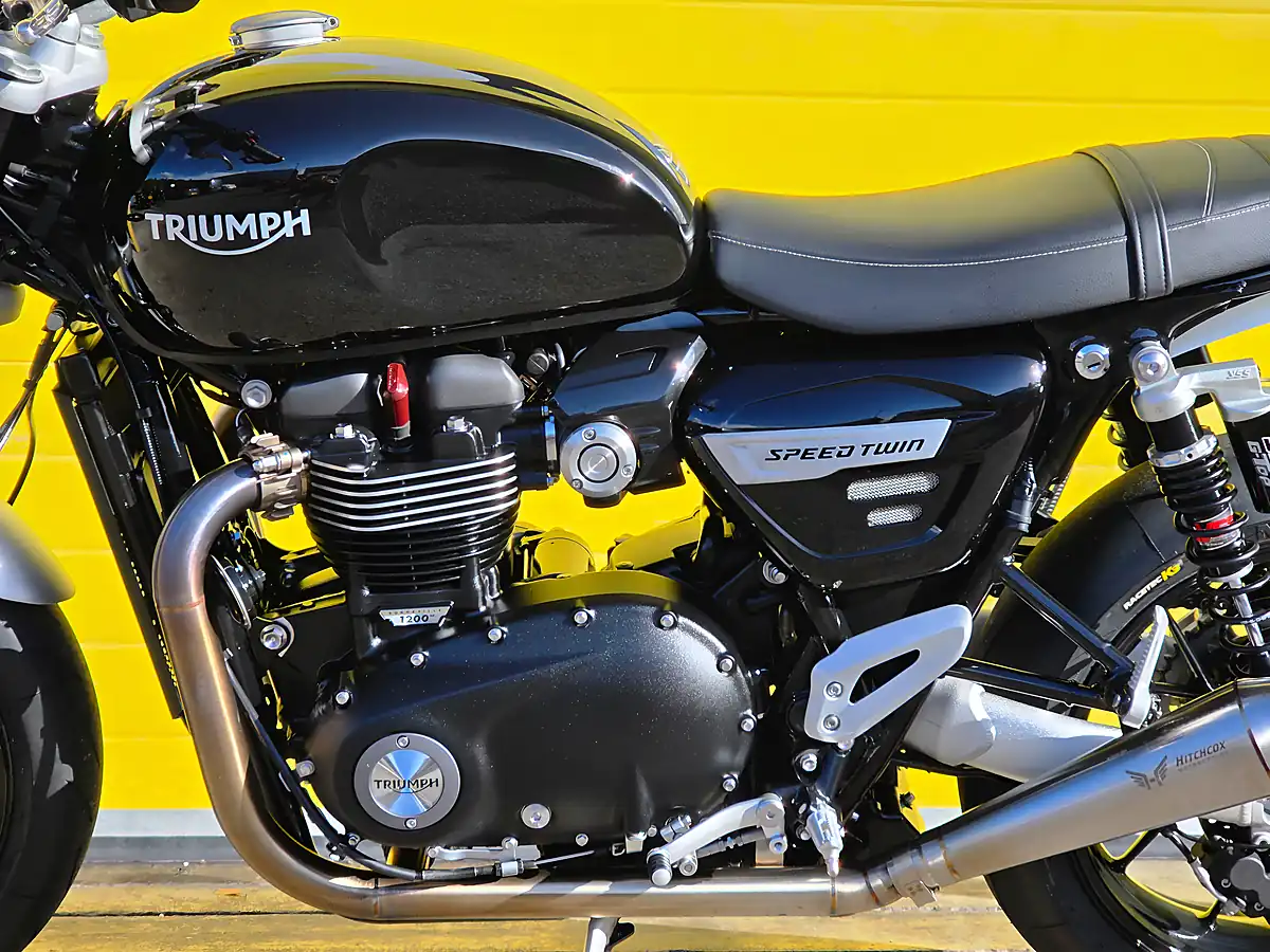Used 2024 Triumph Speed Twin Black - Interior and Exterior details 16
