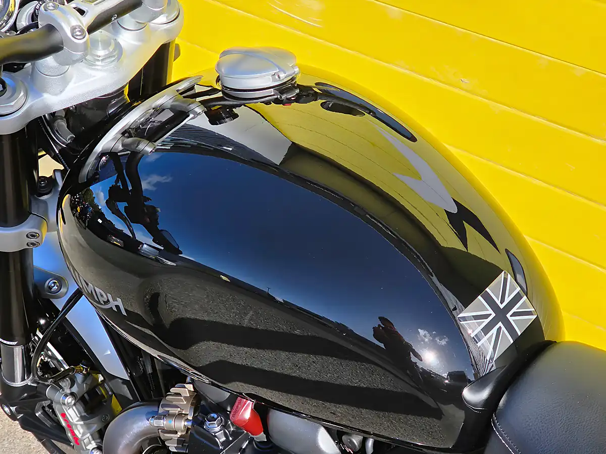 Used 2024 Triumph Speed Twin Black - Interior and Exterior details 19