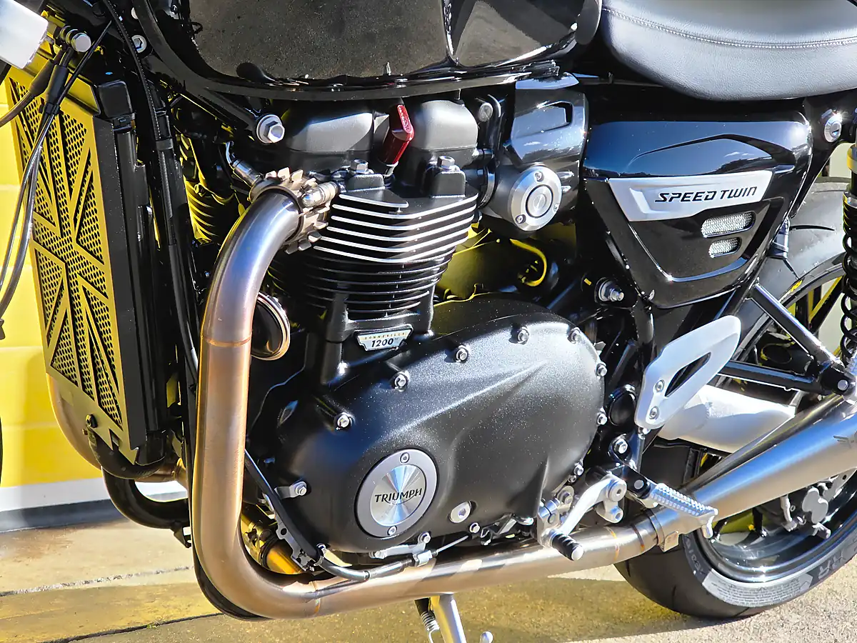 Used 2024 Triumph Speed Twin Black - Interior and Exterior details 20