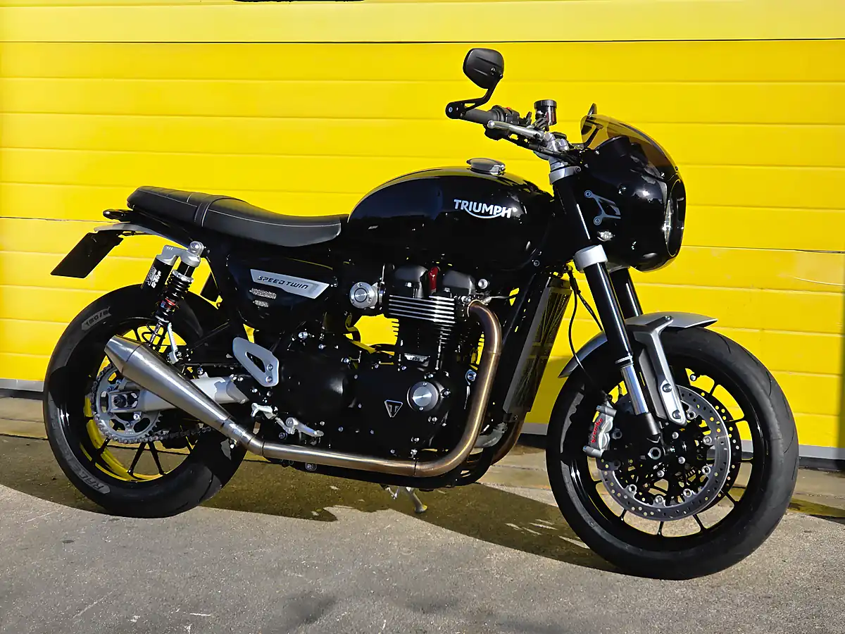 Used 2024 Triumph Speed Twin Black - Interior and Exterior details 3