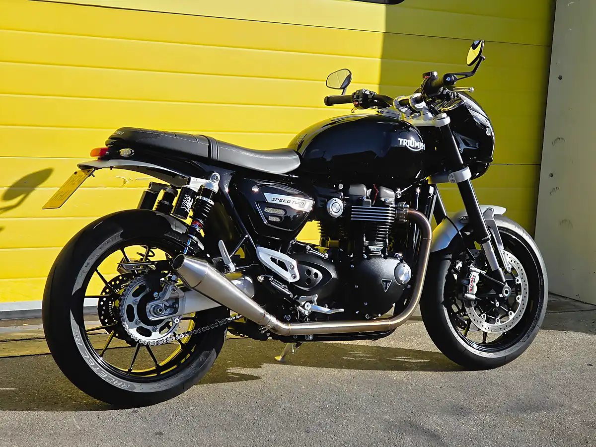 Used 2024 Triumph Speed Twin Black - Interior and Exterior details 4