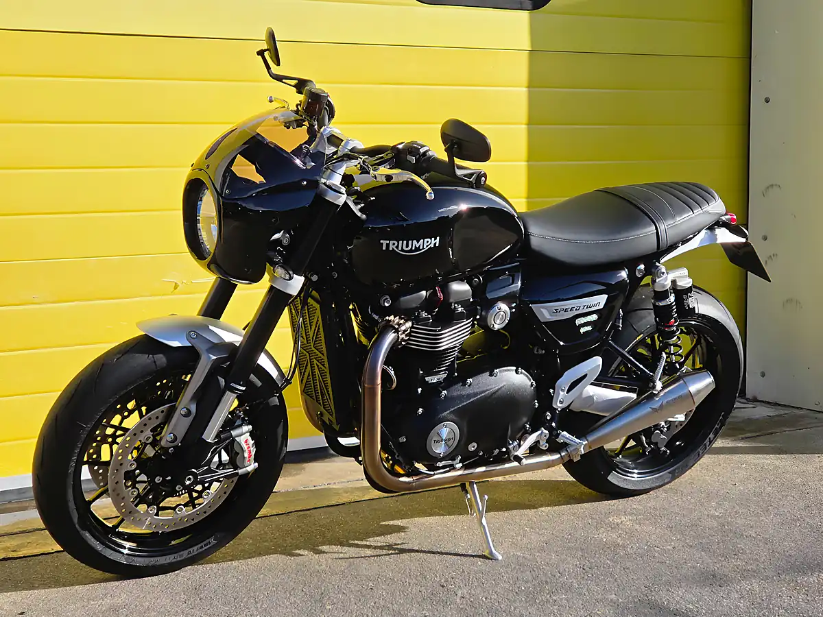 Used 2024 Triumph Speed Twin Black - Interior and Exterior details 7