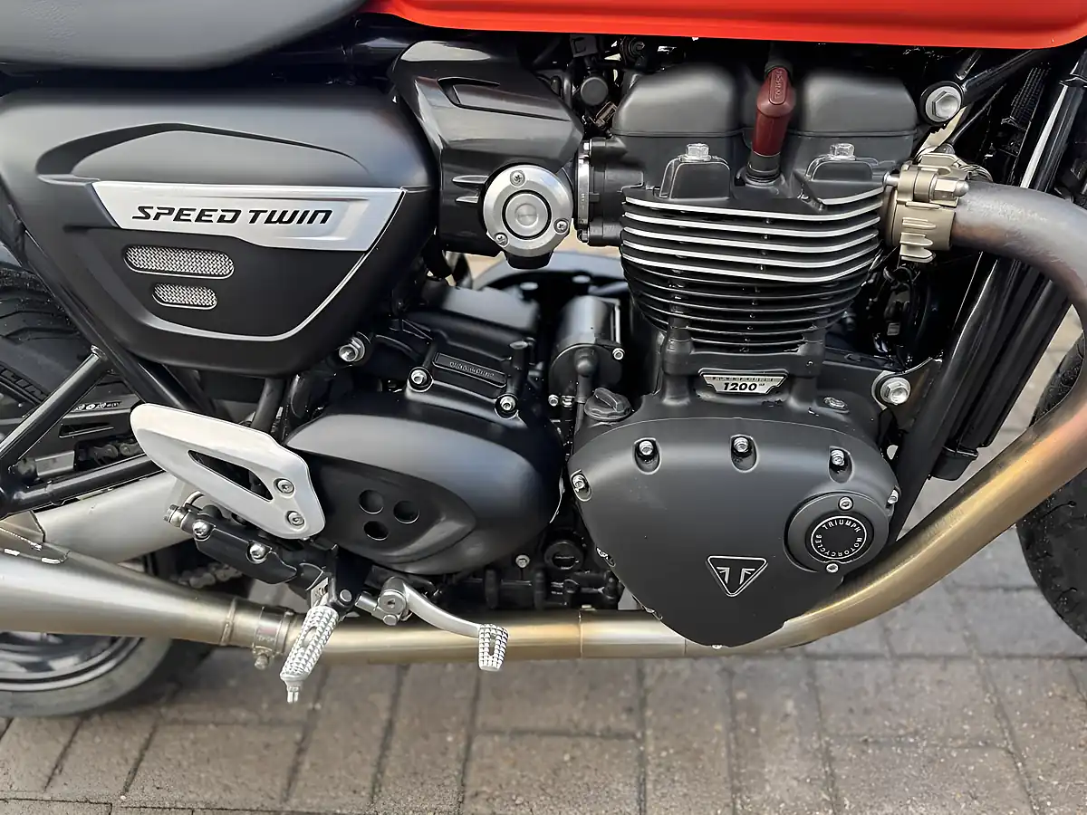 Used 2024 Triumph Speed Twin Matt Baja Orange - Interior and Exterior details 20