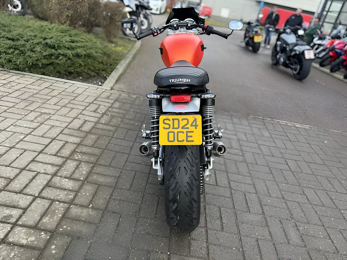 Used 2024 Triumph Speed Twin Matt Baja Orange - Interior and Exterior details 9
