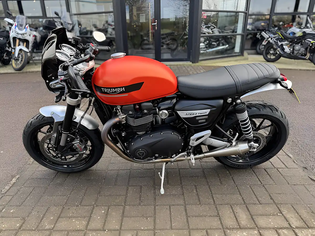 Used 2024 Triumph Speed Twin RS Orange - Interior and Exterior details 7