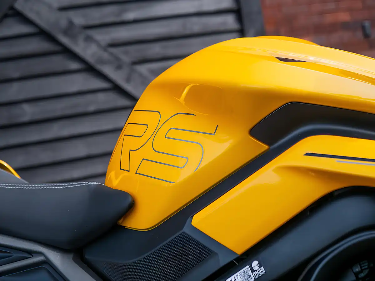 Used 2024 Triumph Street Triple 765 RS Cosmic Yellow - Interior and Exterior details 10