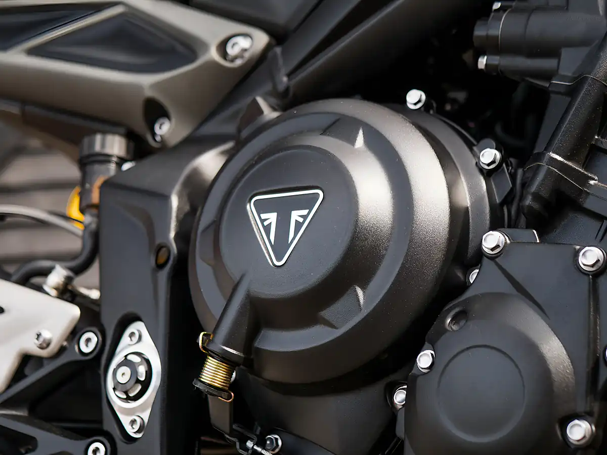 Used 2024 Triumph Street Triple 765 RS Cosmic Yellow - Interior and Exterior details 11