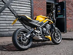 Used 2024 Triumph Street Triple 765 RS Cosmic Yellow - Interior and Exterior details 16