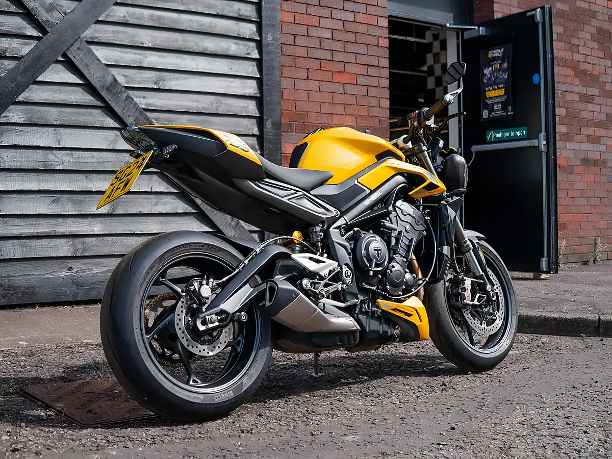 Used 2024 Triumph Street Triple 765 RS Cosmic Yellow - Interior and Exterior details 16
