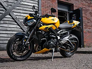 Used 2024 Triumph Street Triple 765 RS Cosmic Yellow - Interior and Exterior details 18