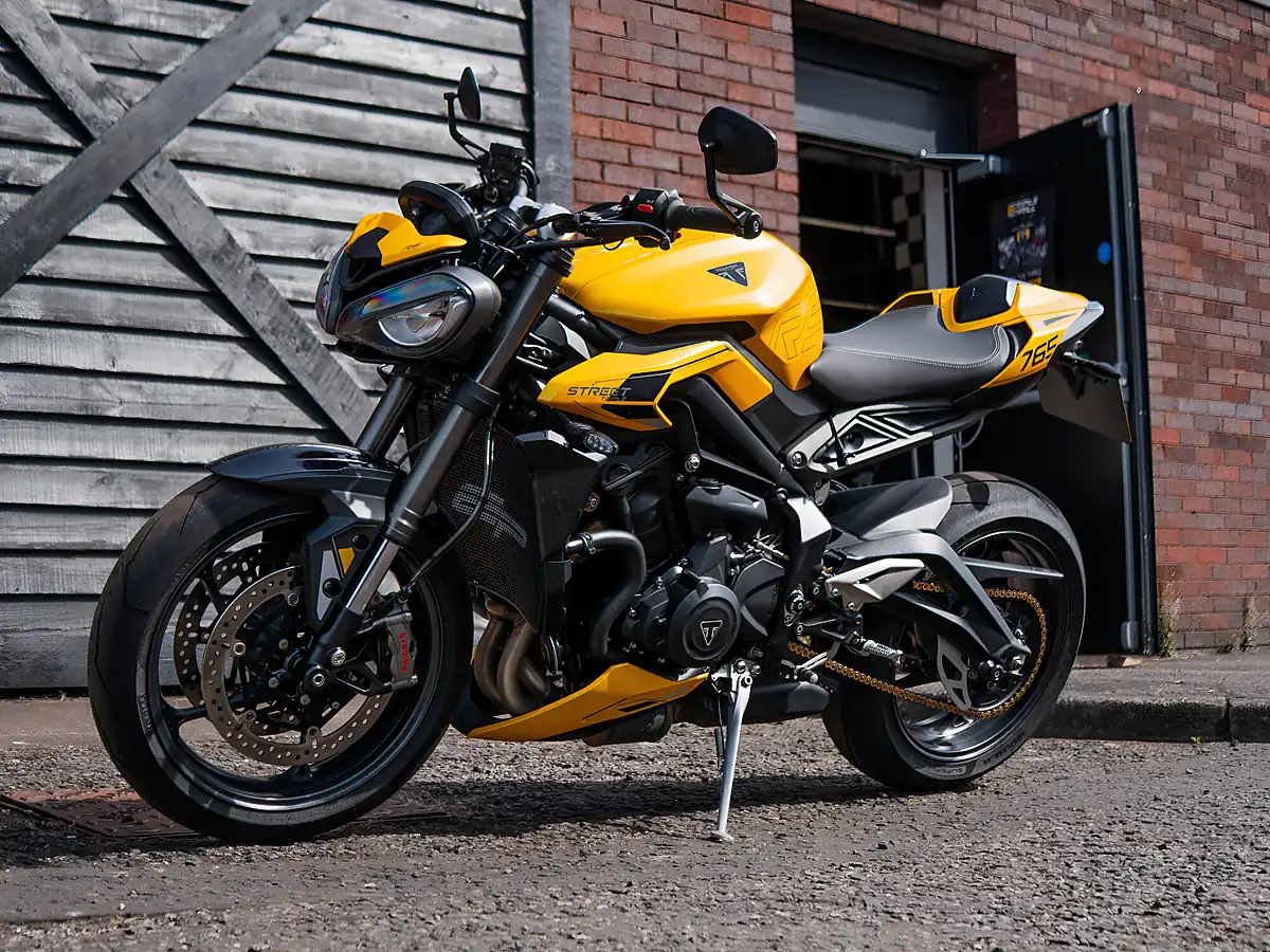Used 2024 Triumph Street Triple 765 RS Cosmic Yellow - Interior and Exterior details 18