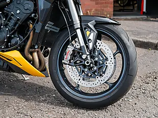 Used 2024 Triumph Street Triple 765 RS Cosmic Yellow - Interior and Exterior details 4