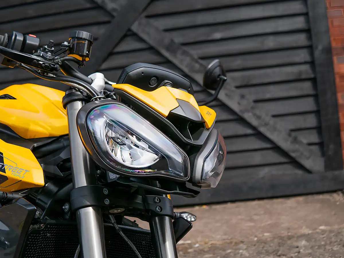 Used 2024 Triumph Street Triple 765 RS Cosmic Yellow - Interior and Exterior details 6