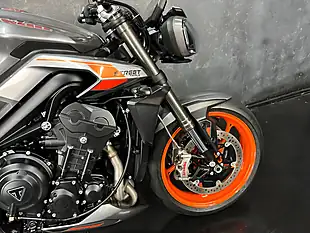 Used 2024 Triumph Street Triple 765 RS Silver - Interior and Exterior details 10