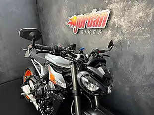 Used 2024 Triumph Street Triple 765 RS Silver - Interior and Exterior details 11