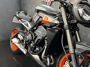 Used 2024 Triumph Street Triple 765 RS Silver - Interior and Exterior details 14