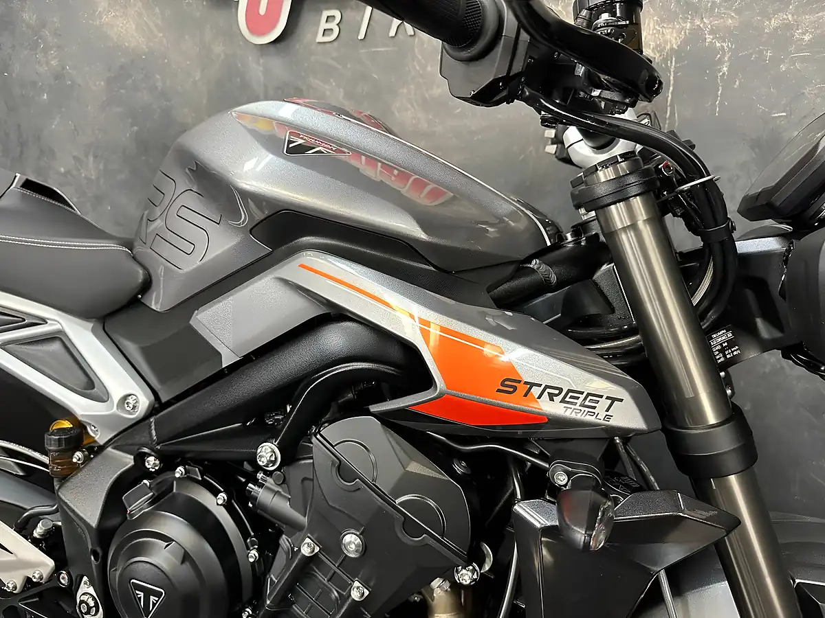 Used 2024 Triumph Street Triple 765 RS Silver - Interior and Exterior details 15