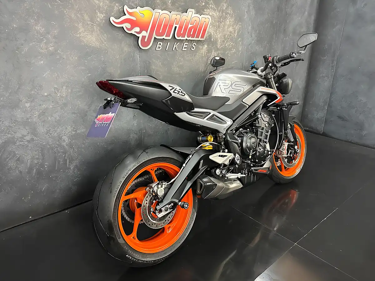 Used 2024 Triumph Street Triple 765 RS Silver - Interior and Exterior details 6