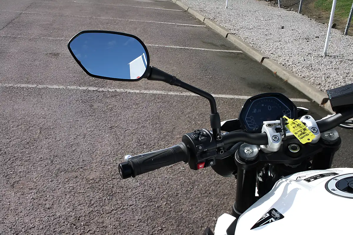 Used 2024 Triumph Street Triple R White - Interior and Exterior details 16