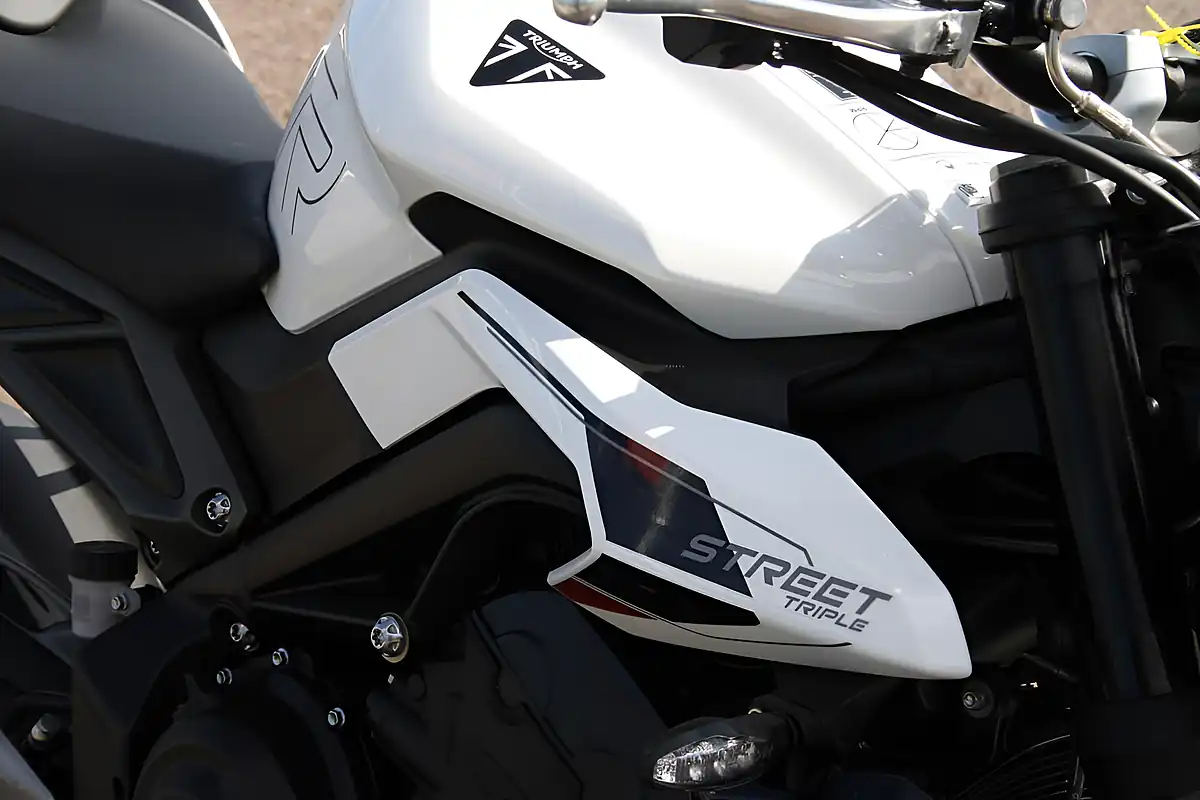 Used 2024 Triumph Street Triple R White - Interior and Exterior details 18