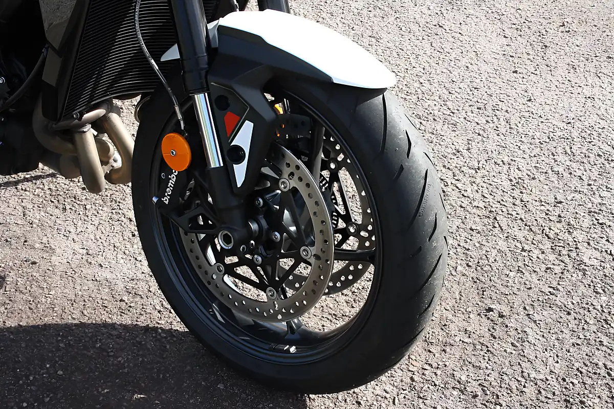 Used 2024 Triumph Street Triple R White - Interior and Exterior details 19