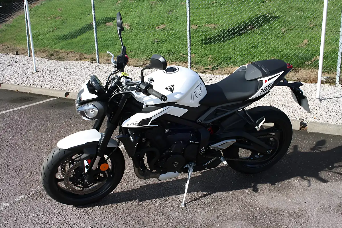 Used 2024 Triumph Street Triple R White - Interior and Exterior details 7