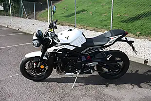 Used 2024 Triumph Street Triple R White - Interior and Exterior details 8