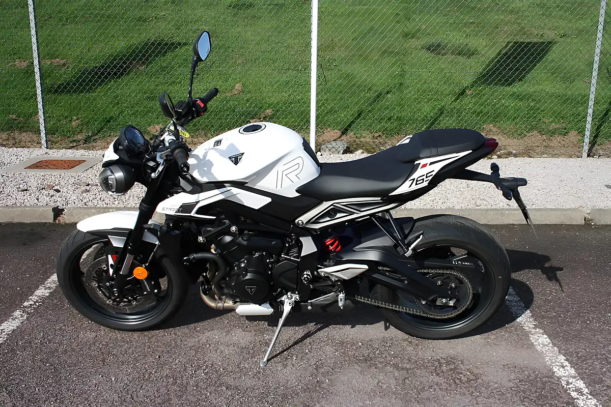 Used 2024 Triumph Street Triple R White - Interior and Exterior details 9