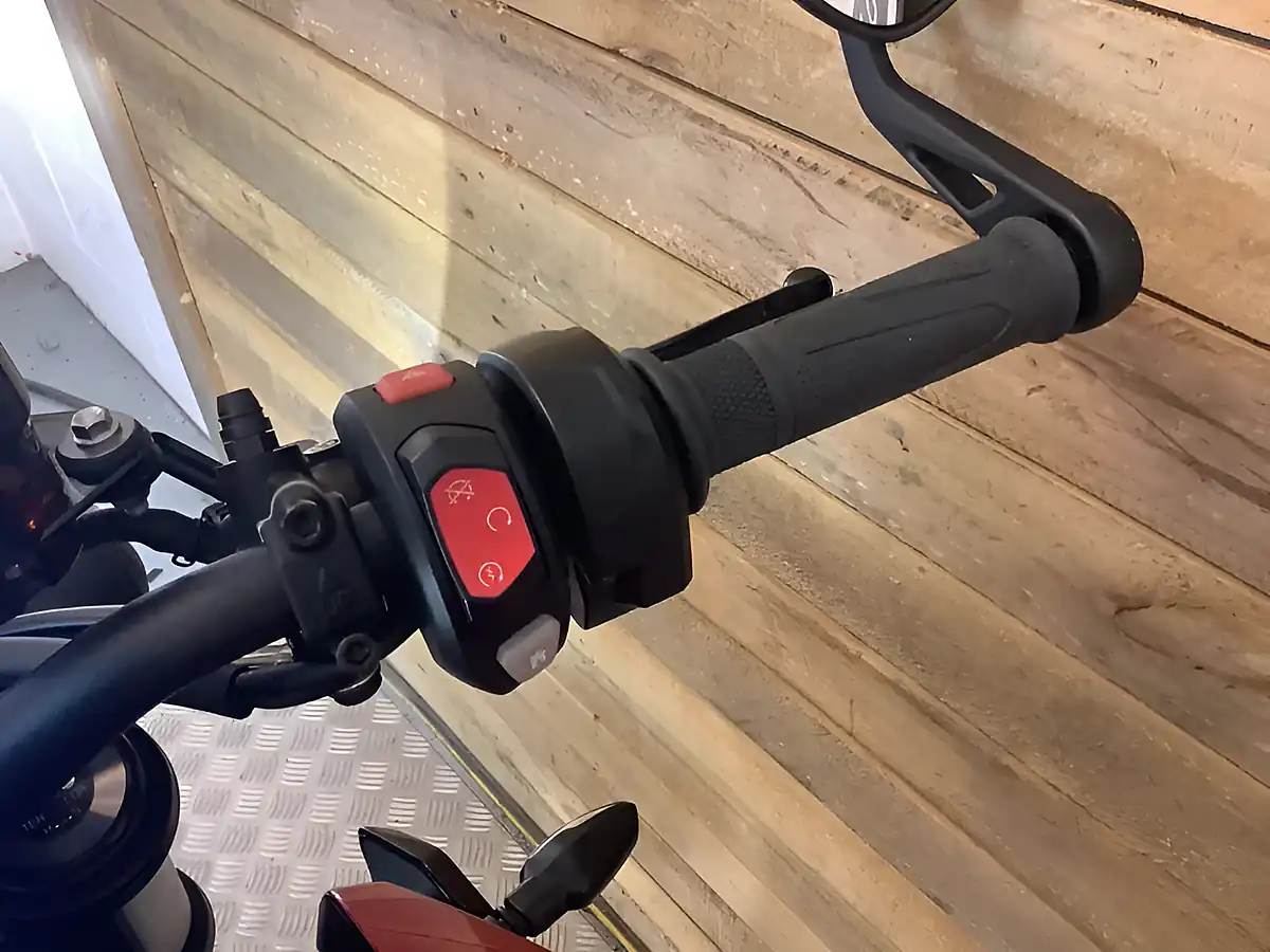 Used 2024 Triumph Street Triple RS Red - Interior and Exterior details 14