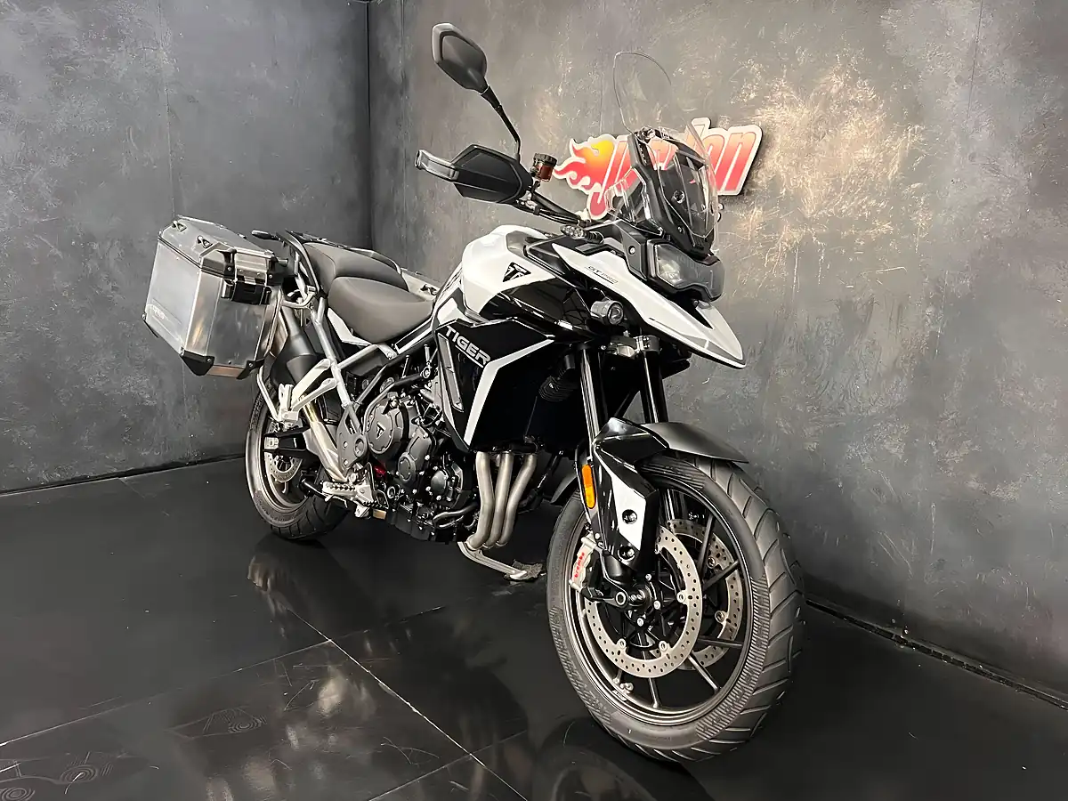 Used 2024 Triumph Tiger 900 GT Pro White - Interior and Exterior details 4