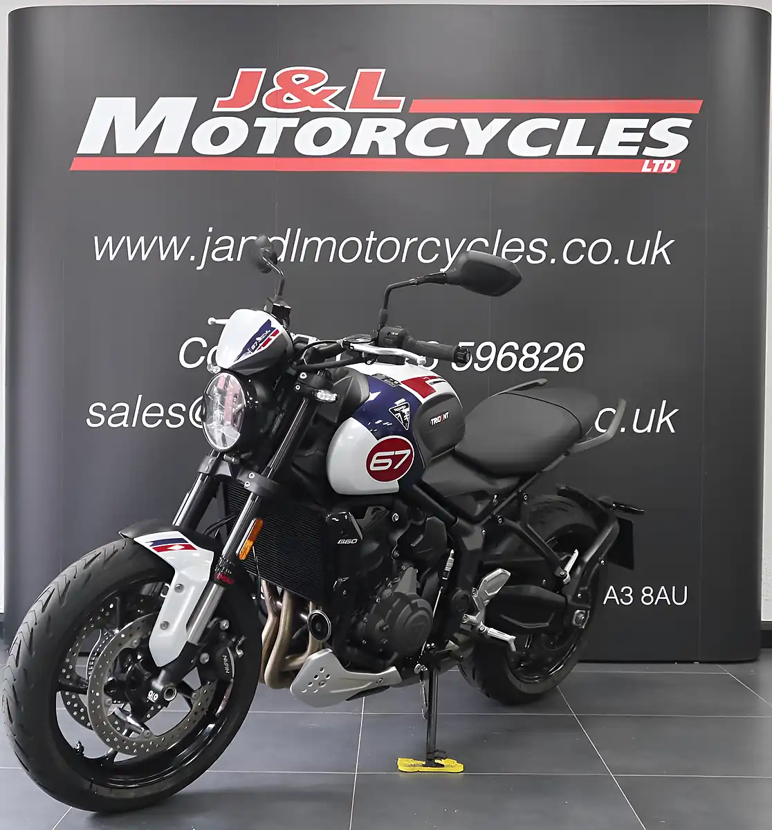 Used 2024 Triumph Trident 660 Tribute Edition White - Interior and Exterior details 5