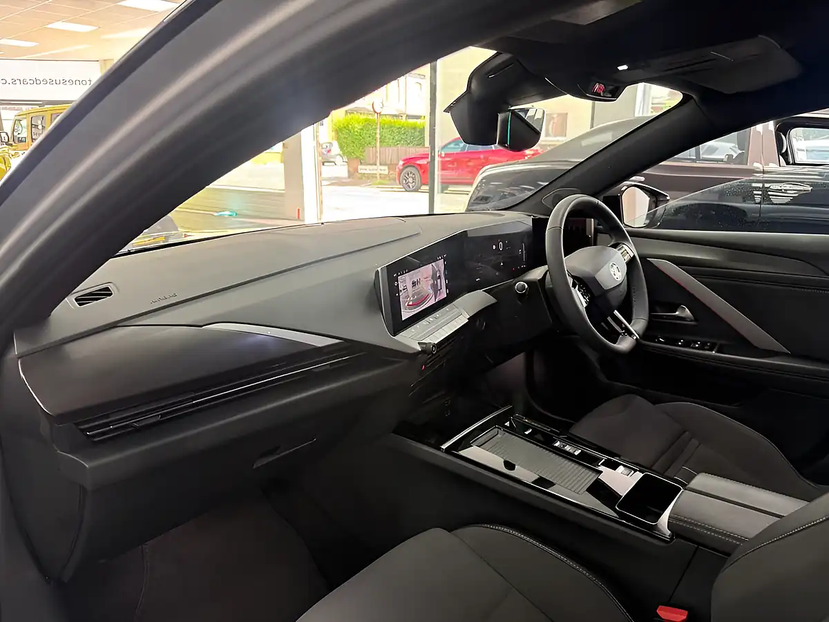 Used 2024 Vauxhall Astra Electric Gs Silver - Interior and Exterior details 14