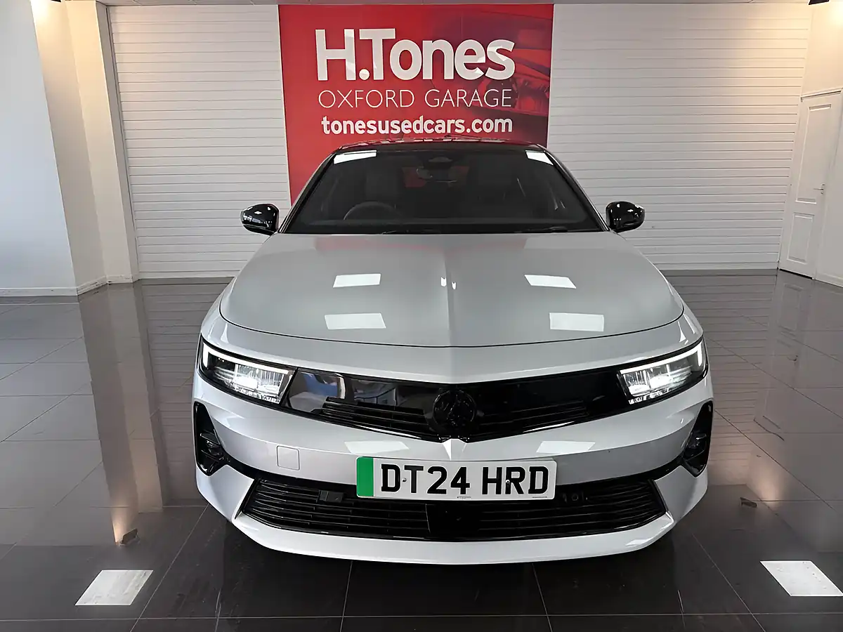 Used 2024 Vauxhall Astra Electric Gs Silver - Interior and Exterior details 20