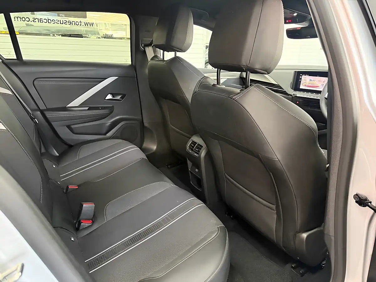 Used 2024 Vauxhall Astra Electric Gs Silver - Interior and Exterior details 4