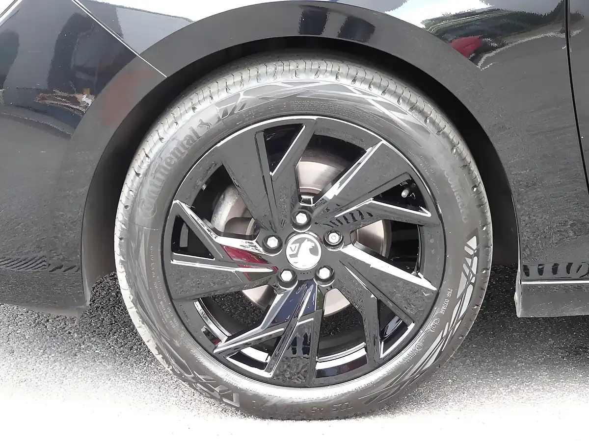Used 2024 Vauxhall Astra Gs Carbon Black - Interior and Exterior details 18