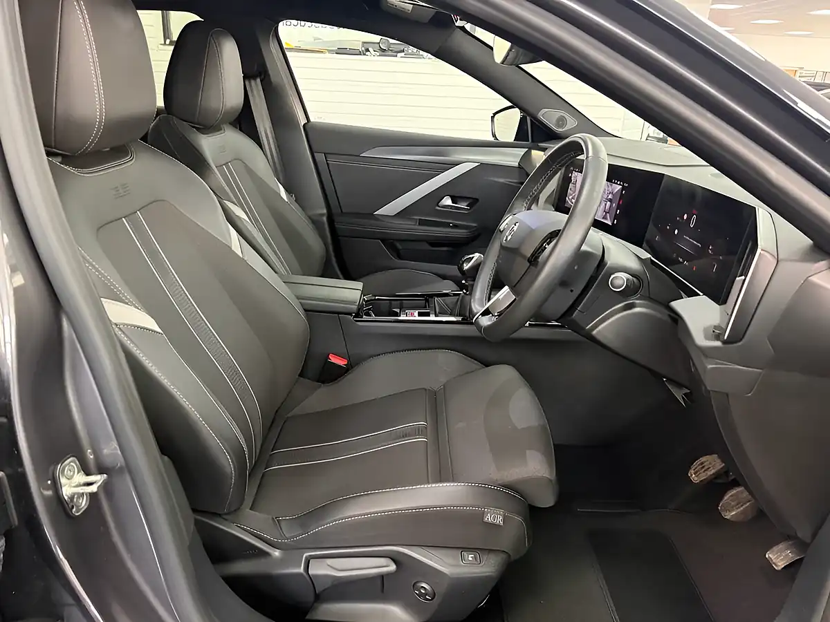 Used 2024 Vauxhall Astra Gs Grey - Interior and Exterior details 14