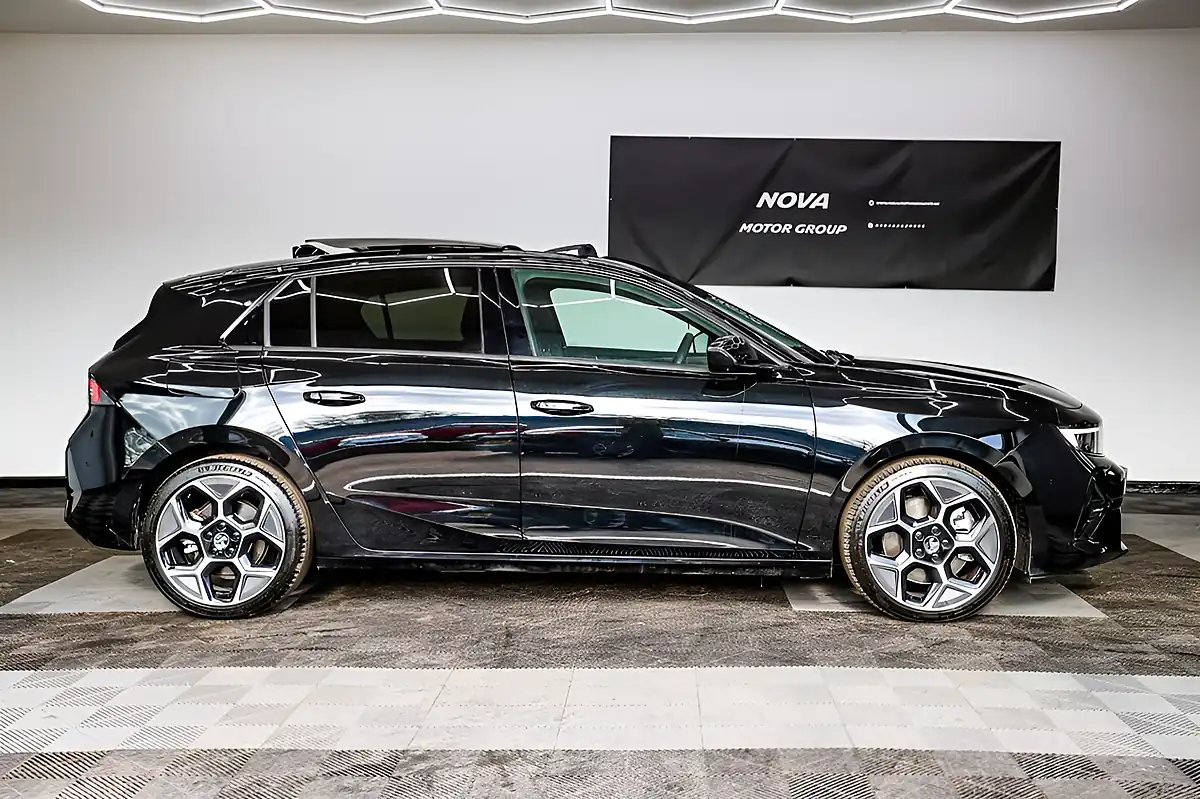 Used 2024 Vauxhall Astra Ultimate Black - Interior and Exterior details 5