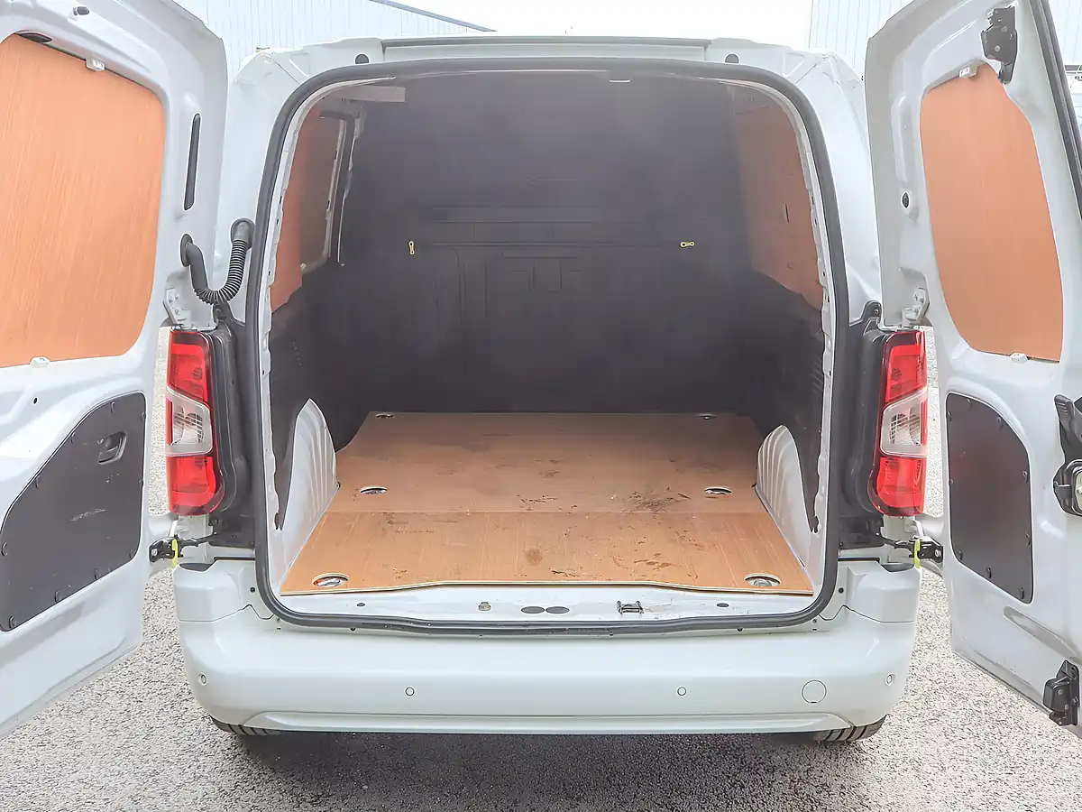 Used 2024 Vauxhall Combo 2300 Pro L1 Swb Icy White - Interior and Exterior details 6