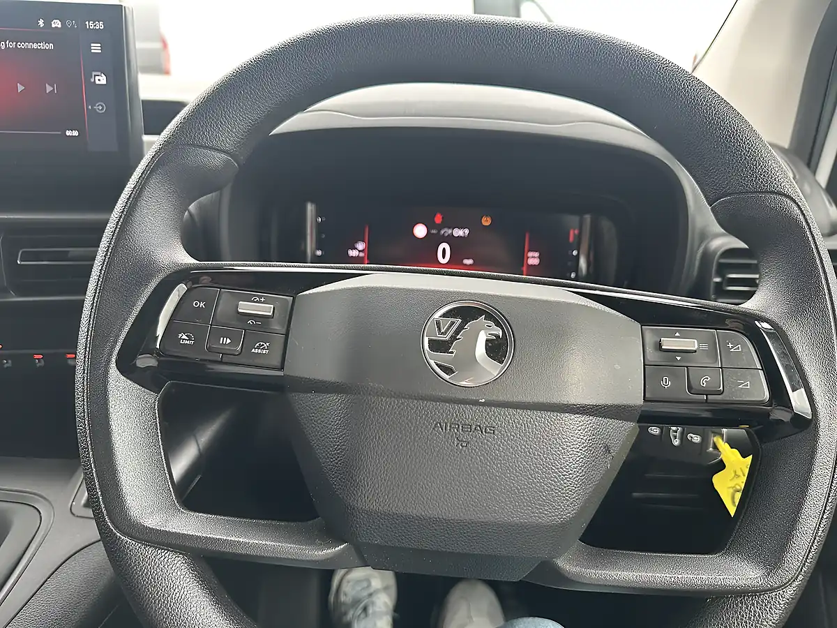 Used 2024 Vauxhall Combo Prime Icy White - Interior and Exterior details 14