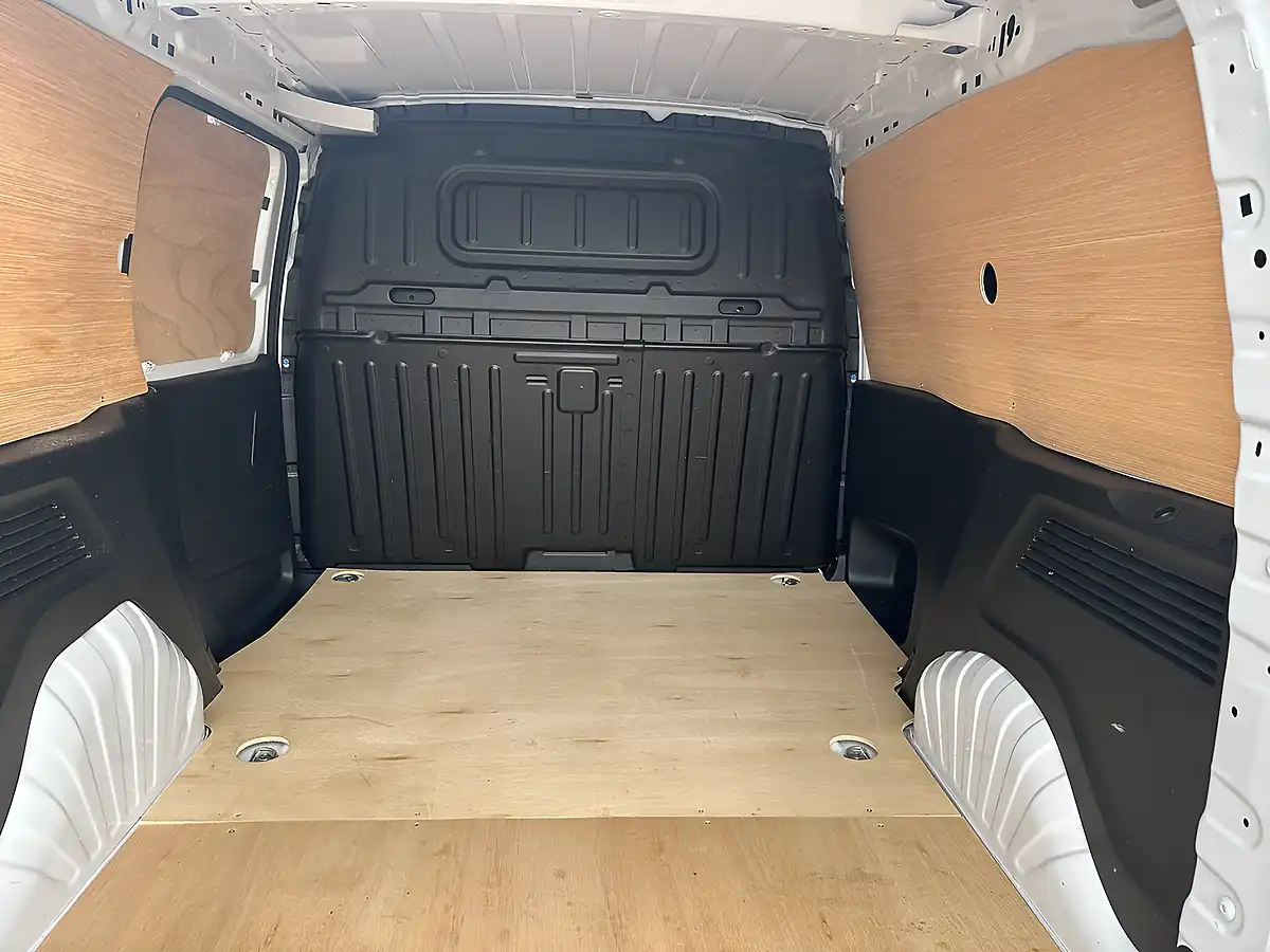 Used 2024 Vauxhall Combo Prime Icy White - Interior and Exterior details 17