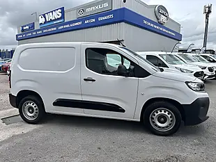 Used 2024 Vauxhall Combo Prime Icy White - Interior and Exterior details 3