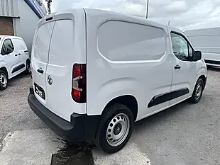 Used 2024 Vauxhall Combo Prime Icy White - Interior and Exterior details 4