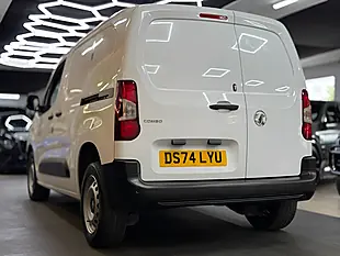 Used 2024 Vauxhall Combo Prime M White - Interior and Exterior details 10