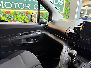 Used 2024 Vauxhall Combo Prime M White - Interior and Exterior details 12