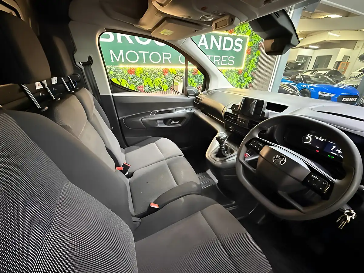 Used 2024 Vauxhall Combo Prime M White - Interior and Exterior details 14