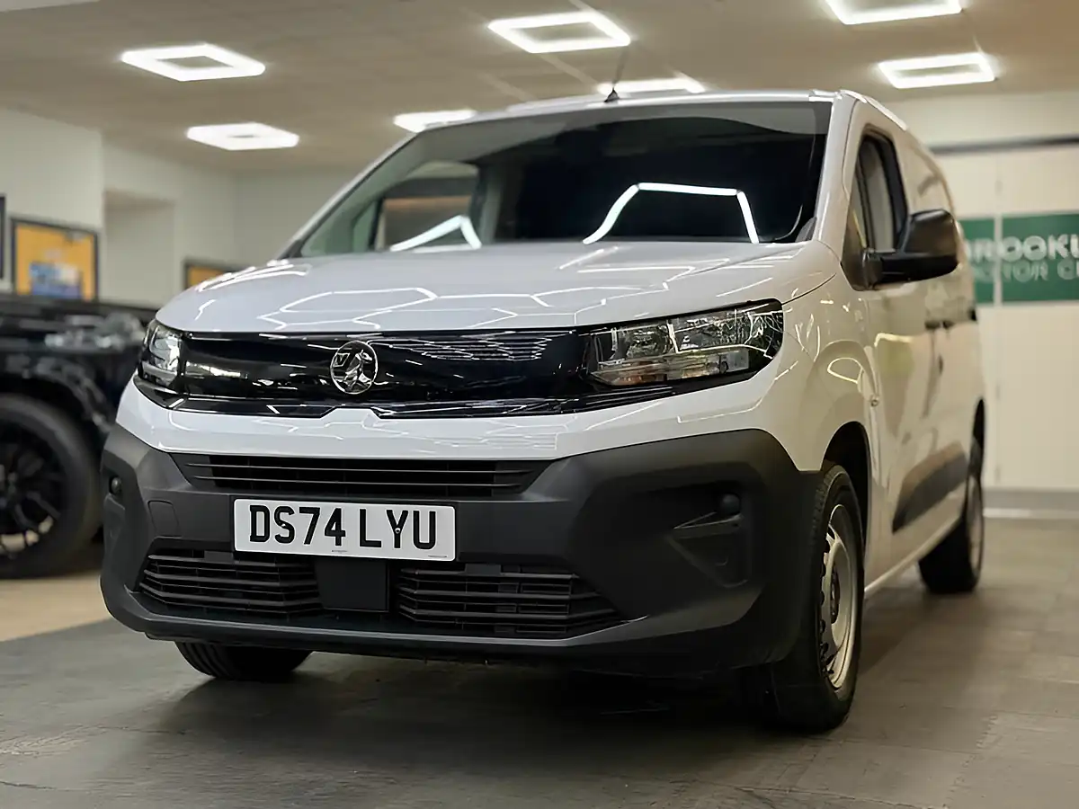 Used 2024 Vauxhall Combo Prime M White - Interior and Exterior details 4